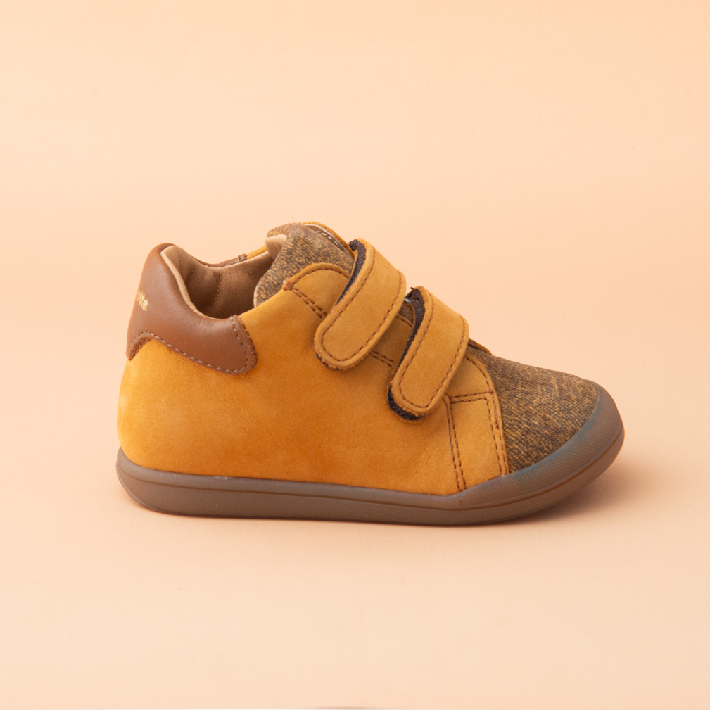 FIDJI VELCRO-NUBUCK OCRE (401-242)